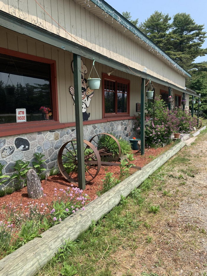 Johnny Bs (Italian Garden) - Real Estate Photo (newer photo)